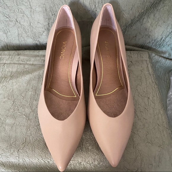 vionic josie kitten heel